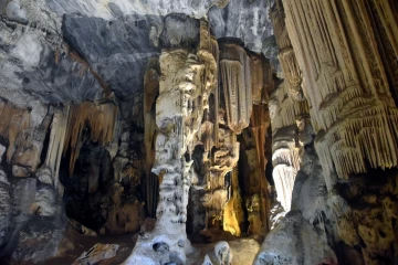 2016 04 South Africa 042 impressive caves