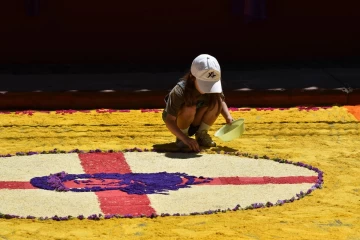 waypoints worldtrip guatemala passion week 03 alfombra