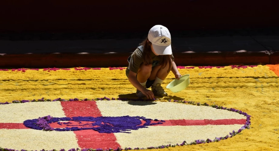 waypoints worldtrip guatemala passion week 03 alfombra
