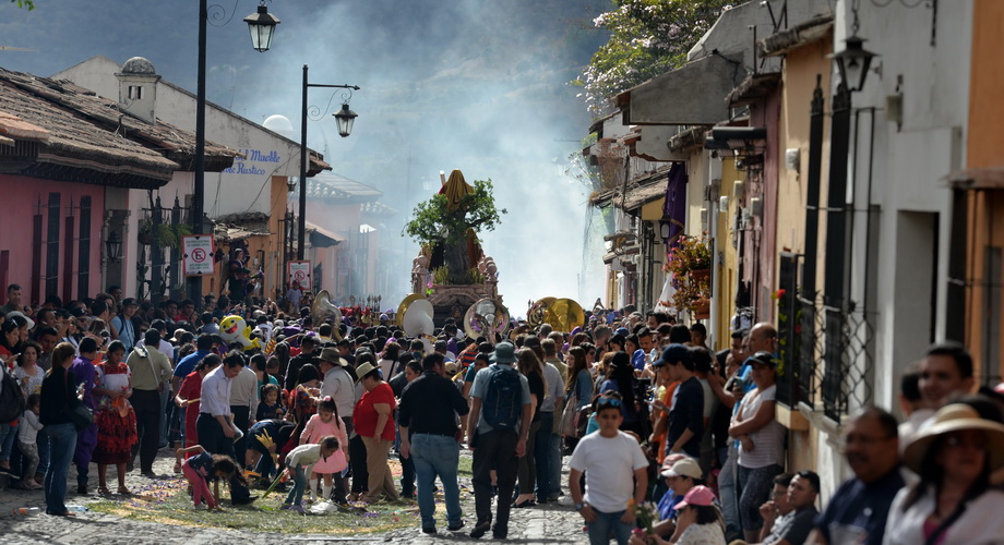 procession Antigua