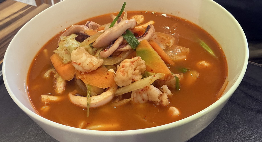 Koreanische Meeresfrüchte Ramen Jjamppong